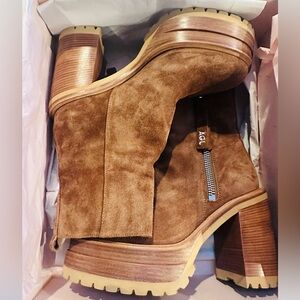 A.G.L. Tora Platform Bootie 7.5